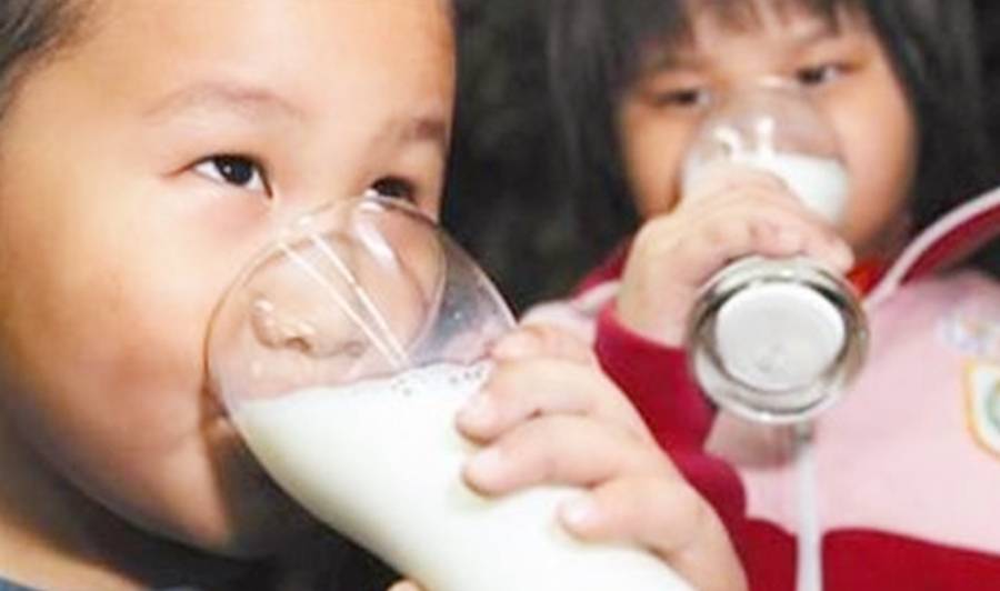 大脑|别再给孩子喝牛奶了,越喝越矮!早餐多吃它,能促进生长发育