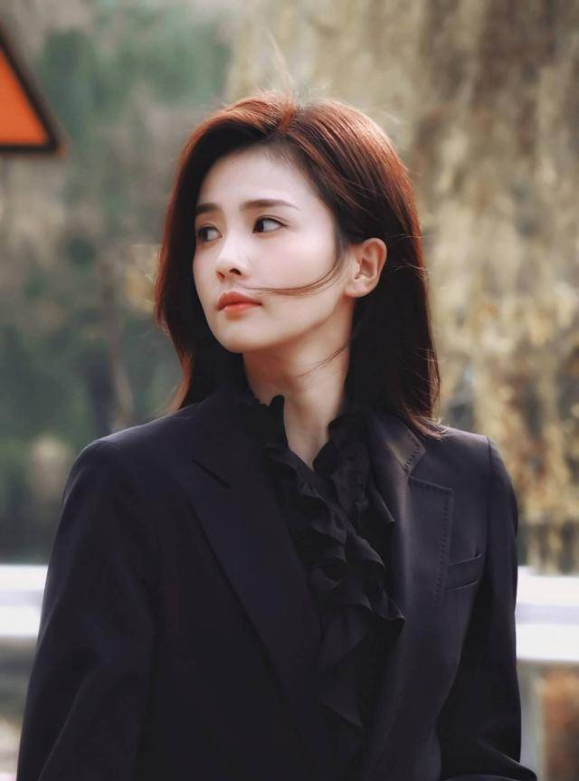 周文幸|一生一世:别看周生行一脸漠然,他并非反派,只是有点恋爱脑罢了!