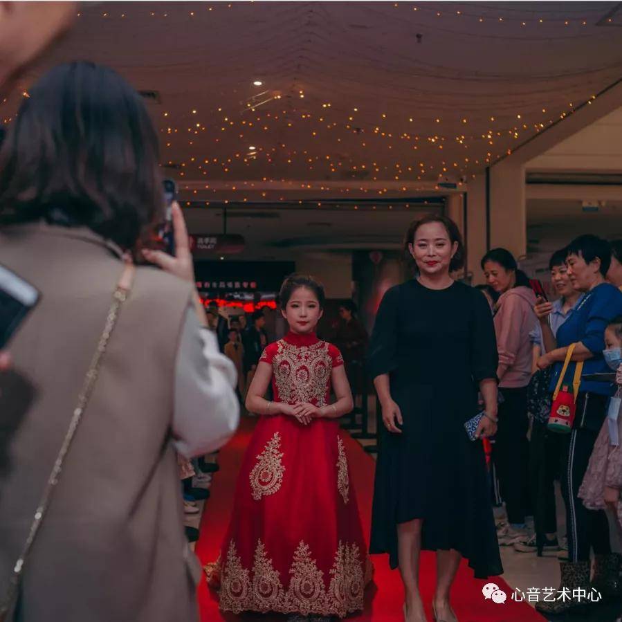 杨丽洁|喜讯|《皇帝的新装》盛大首映