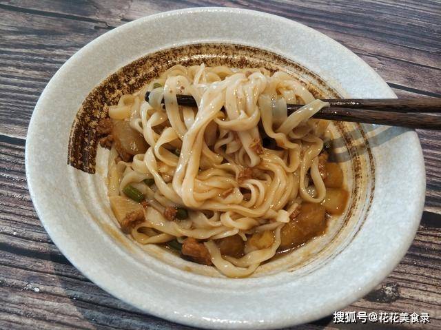 汤汁|秘制茄子肉丁卤，拌面条真的是一绝