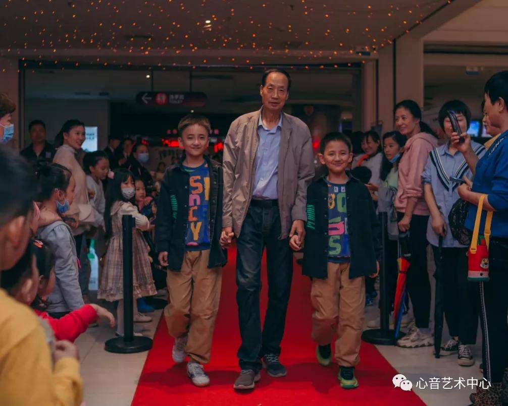 杨丽洁|喜讯|《皇帝的新装》盛大首映