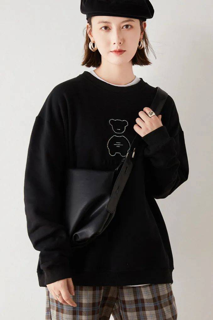 设计 秋天外套里面穿什么?这4种经典内搭让你一直美下去！