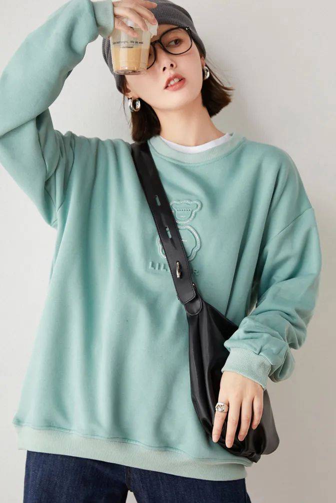 设计 秋天外套里面穿什么?这4种经典内搭让你一直美下去！