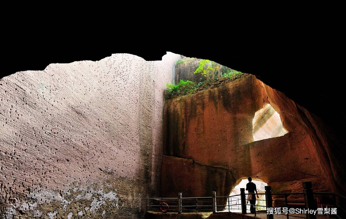 现实版的“龙岭迷窟”，800多个巨大石窟藏于山体中，最大一个深达10层楼