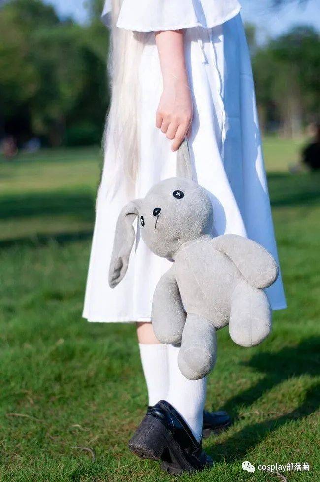 摄影 cos：缘之空穹妹白裙cos正片