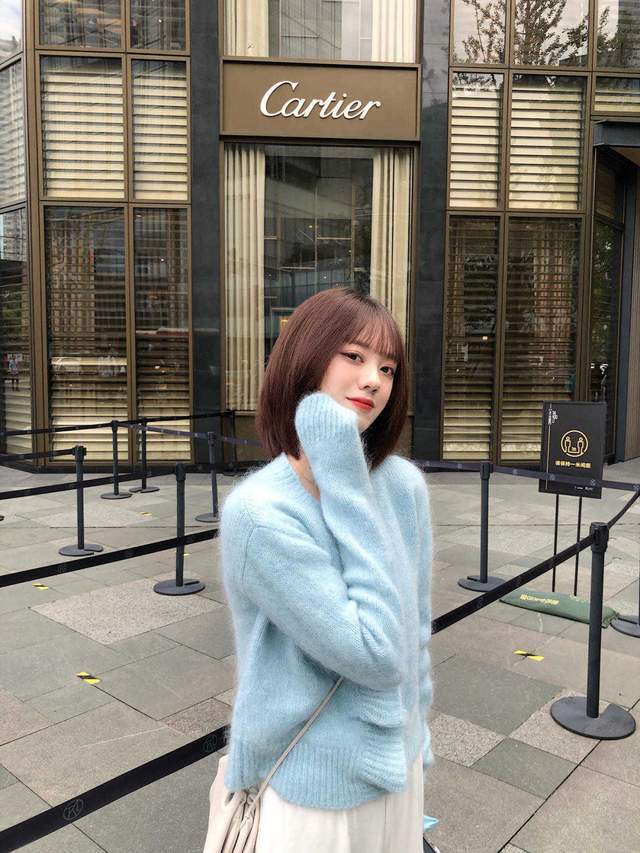 显得 秋冬，怎么穿才高级优雅？西服外套配牛仔裤，普通人也能轻松驾驭