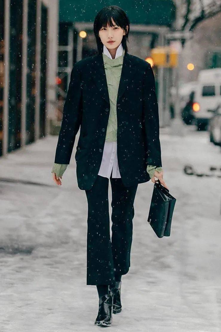 设计 秋天外套里面穿什么?这4种经典内搭让你一直美下去！