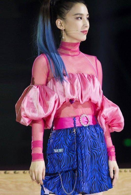 饱和度 黄圣依和老公同框尬舞，荧光色都敢随便穿，真羡慕黄圣依老公