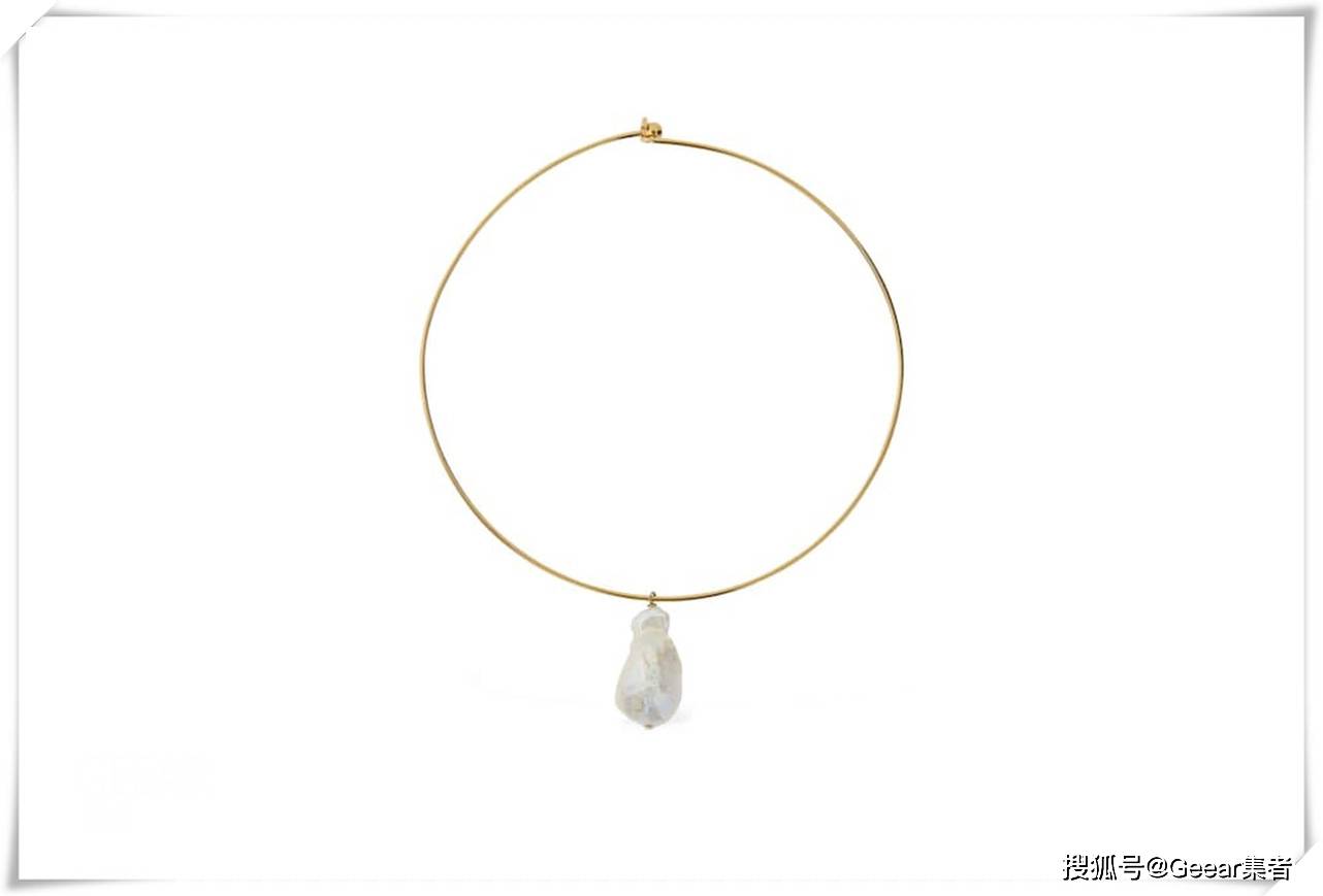 孝渊 韩星们也不约而同戴上这款项链：秋冬不能错过的珍珠首饰！