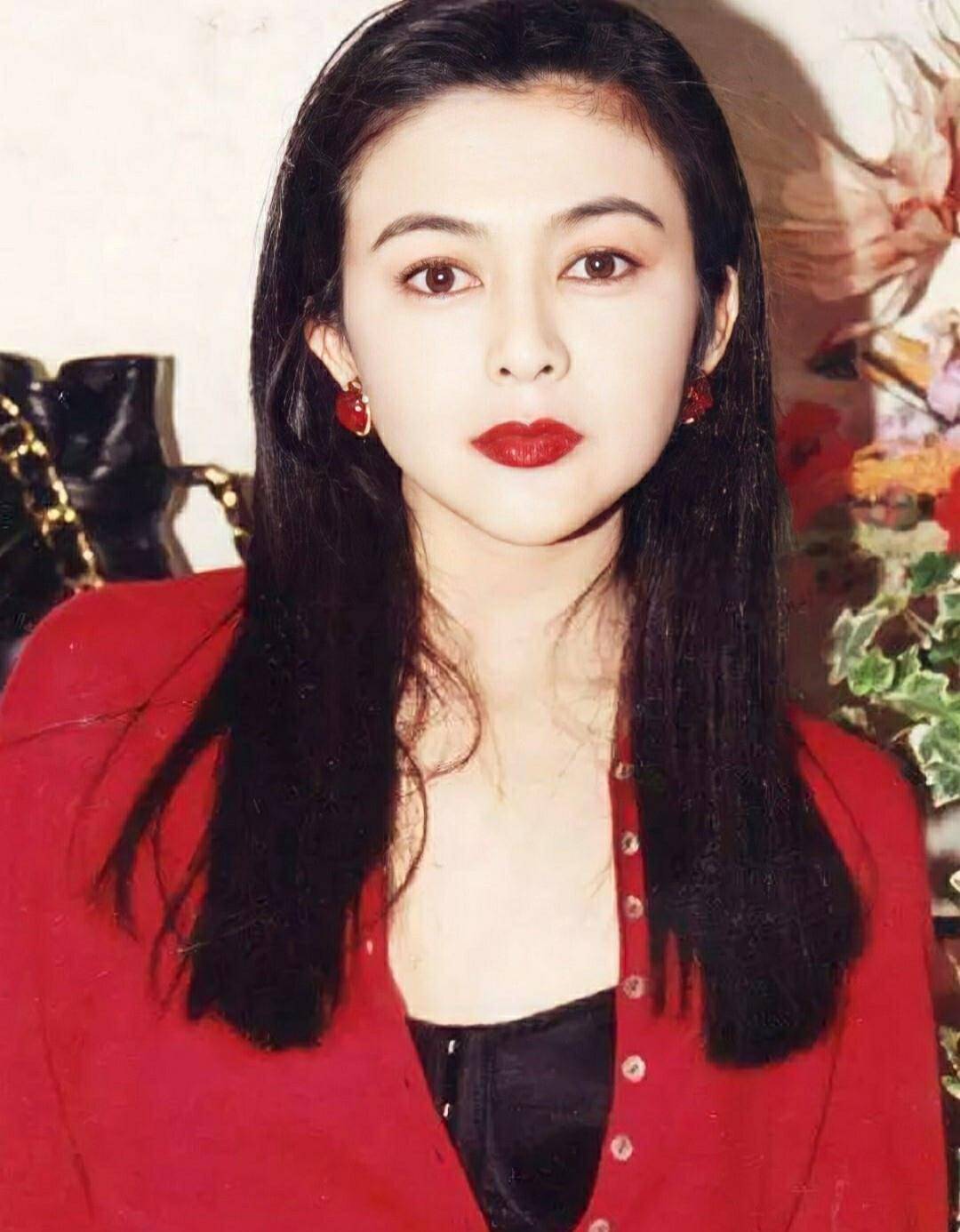 眼睫毛有一种时髦叫：港风复古妆，从眼妆到红唇高级又时髦，美得不像话