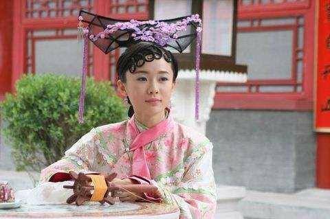 发型这是得罪造型师了吧，颜值再高，也经不起这么糟蹋？