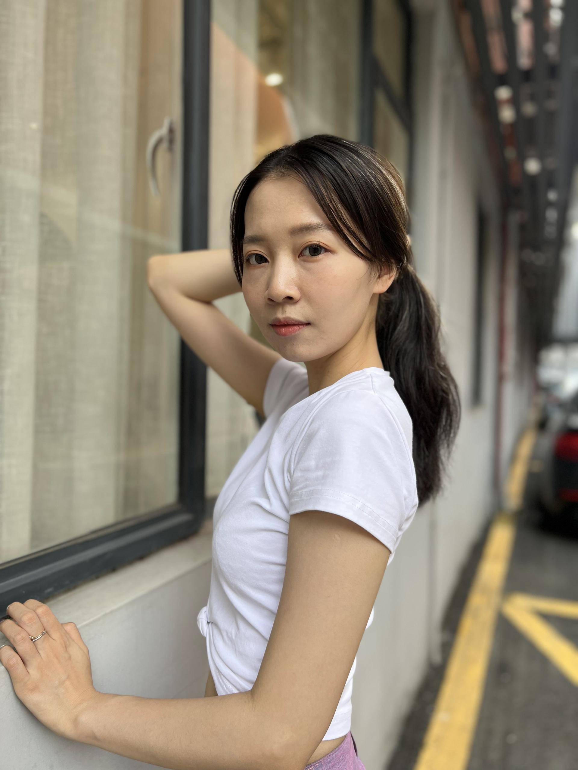 reno6自拍实力进化!和iphone相比不落下风,预定十一出游神器?