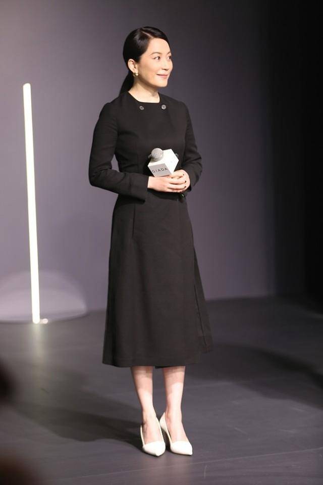 俞飞鸿 俞飞鸿真是端庄的代名词，优雅大气还有女人味，穿着打扮也加分