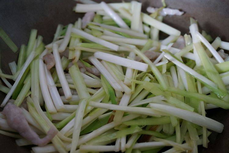 什么时候韭黄好吃 dda100970cac4be7a9020dc3ba3f3105.jpeg