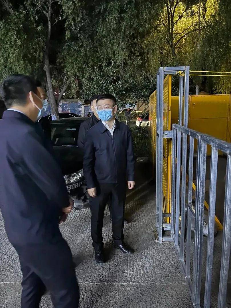 双城区委副书记区长候选人赫彦明督导检查核酸检测工作