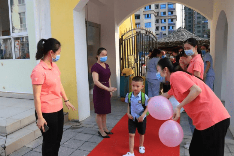 家长|当幼师很辛苦赚的也不多，为何会受到女生青睐？听听过来人的看法