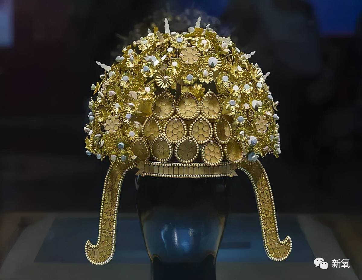 古代除了妆容和发际线，请鞠婧祎把头饰也半永久焊上！
