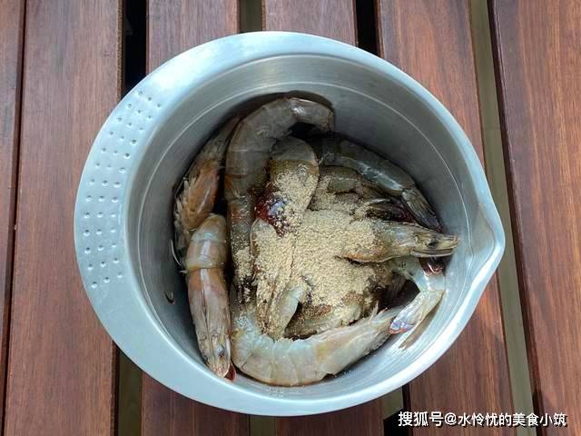 做法|在家就可以做秒杀烧烤店の椒盐烤虾，零失败超简单