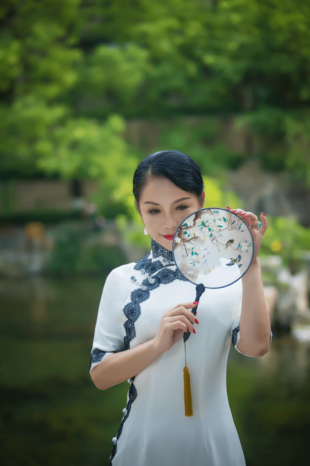 扣子 国庆节，金扣子给你搭配旗袍风格，才与众不同