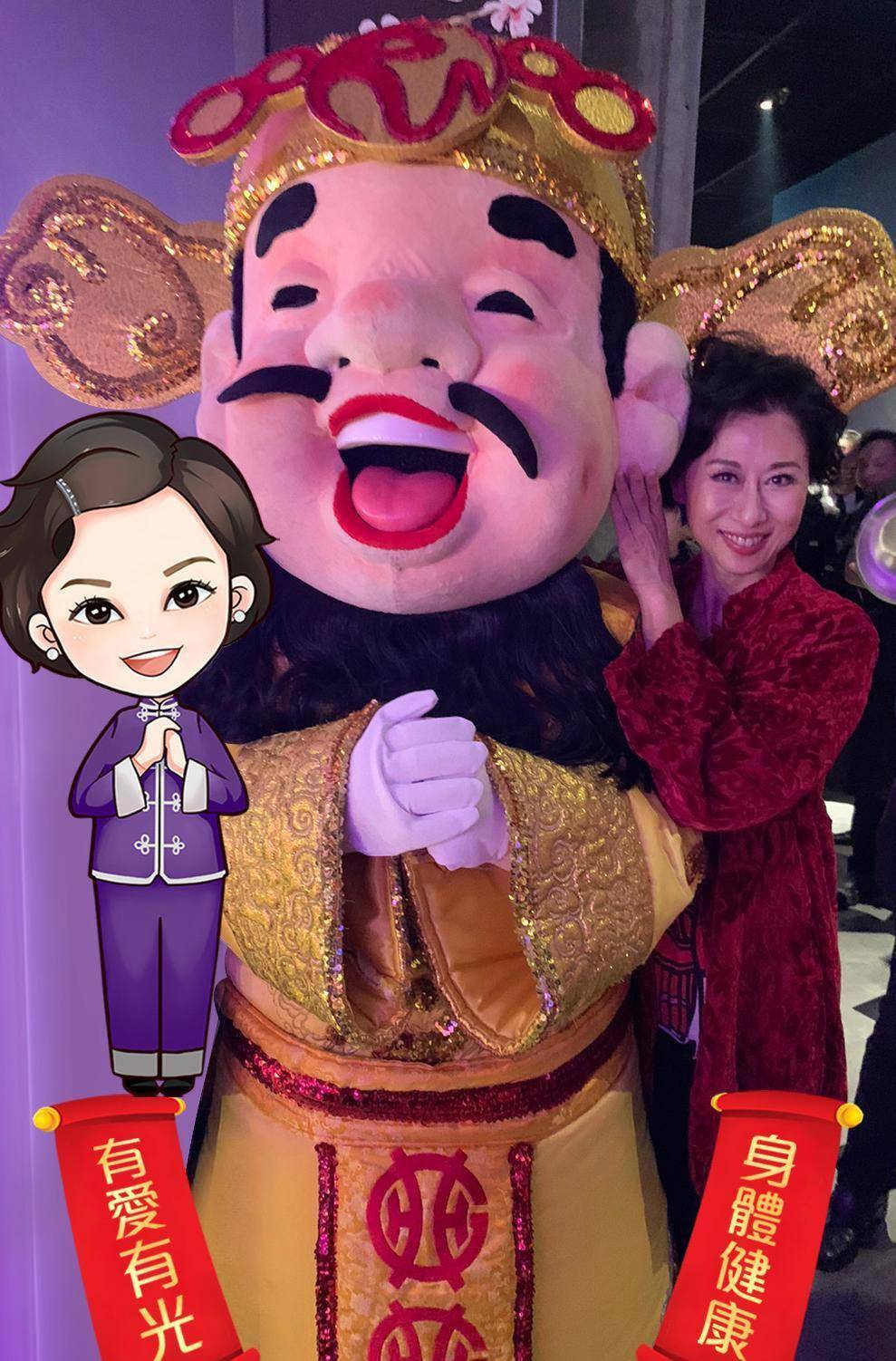 叶倩文 叶倩文电梯自拍，60岁穿毛线裙瘦成小老太，银发鱼尾纹老得认不出