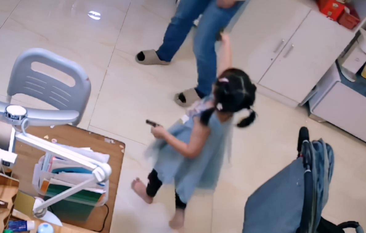 海苔|广东男子嘱咐海苔只能吃一片，女儿拿出三片，随后举动令网友爆赞