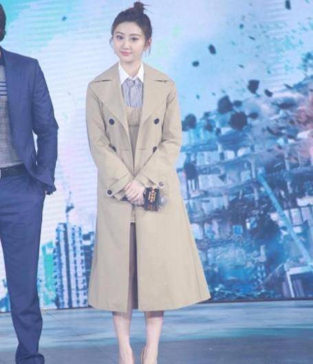 景甜 景甜终于找对风格了，穿一身皮质西装飒爽帅气，御姐范太适合她了