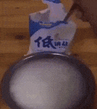 輕松一笑：你憑什麼不信我！一個和我借錢的初中同學在電話里吼 搞笑整蠱 第5张
