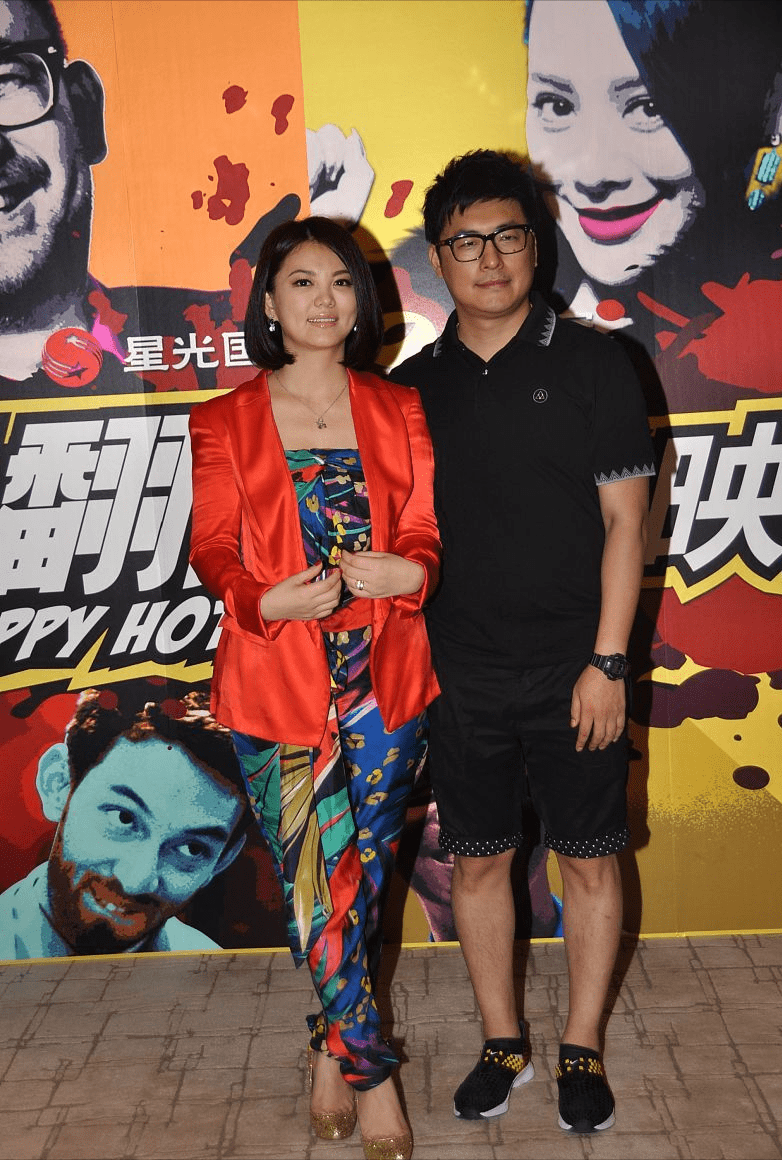 整体 李湘微胖却喜欢穿印花装,活泼大方不俗气,难怪王岳伦心无旁骛