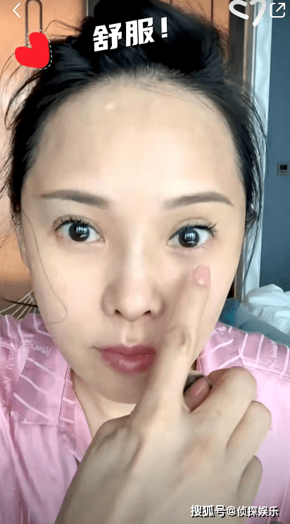 女神53岁伊能静罕见公开全素颜，皮肤白皙无皱纹，被赞充满少女感