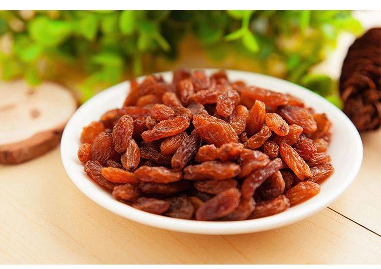 人体|夏天了,葡萄干不要当零食吃了,如此搭配泡水喝,补气血,身体好