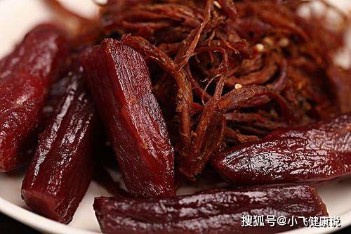 肾脏|4种零食吃起来很甜，但其实“含盐量”很高，排第一的很多人在吃