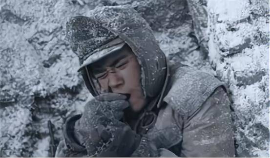 志愿军|《长津湖》里的志愿军有多苦？女孩看完电影尝冻土豆，硬到飙泪