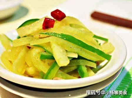 做法|西瓜皮换种做法,形态漂亮味道好,关键是做法简单,营养不上火
