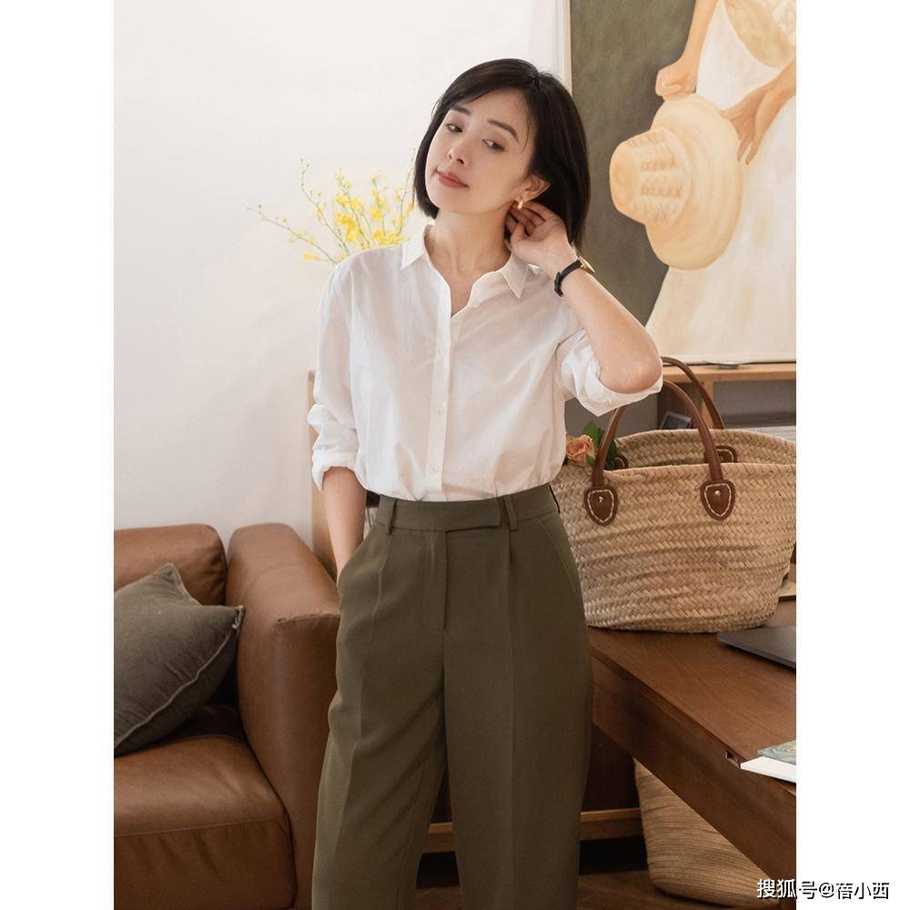 首选 职场女性多备“衬衫”，搭配阔腿裤、九分裤、半身裙，时髦又优雅