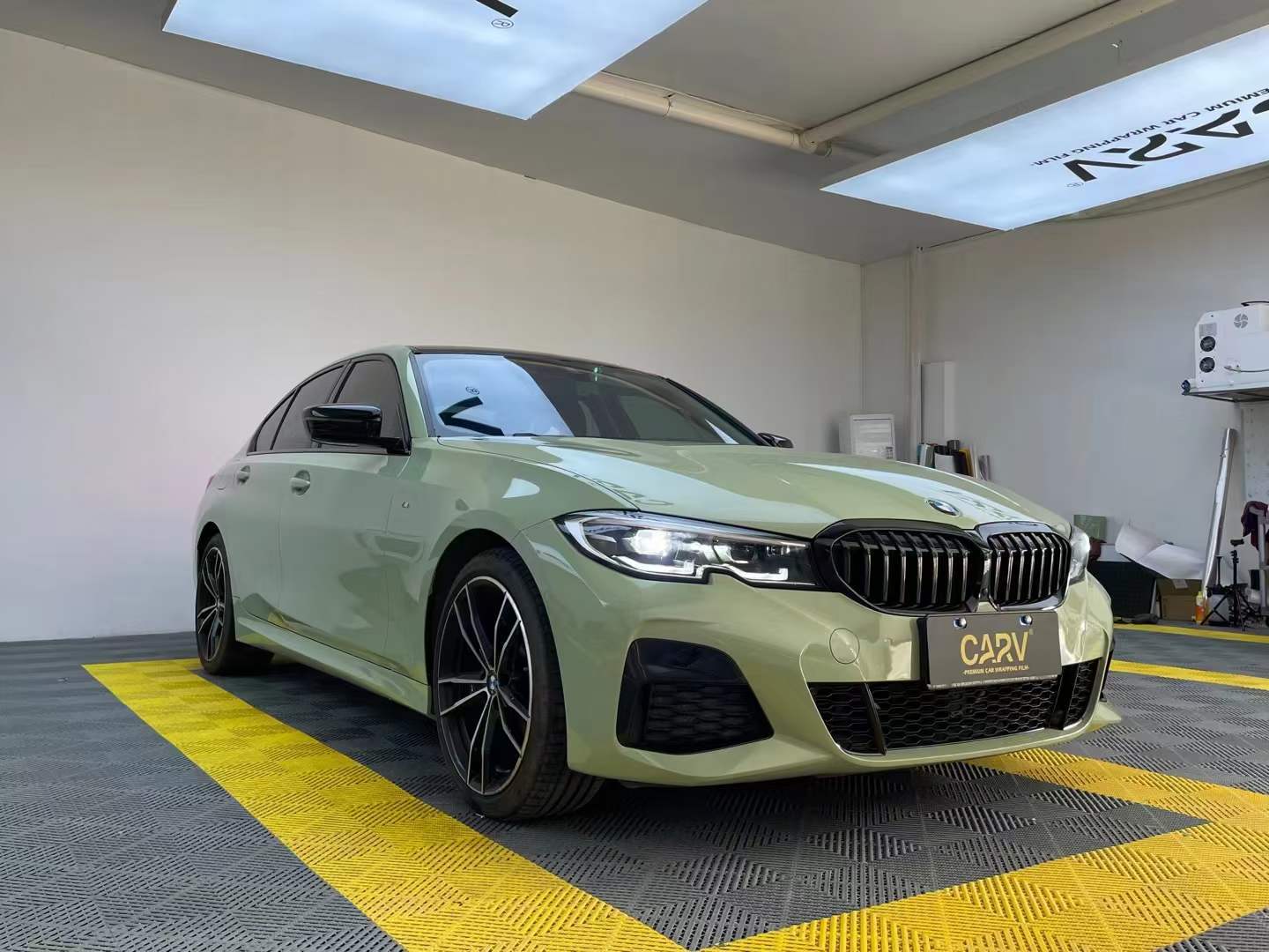 宝马3系全车卡孚改色膜水晶卡其灰