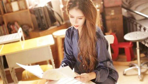 什么那个花费上百万，3年整容60次的网红女孩现状如何，模样让人唏嘘