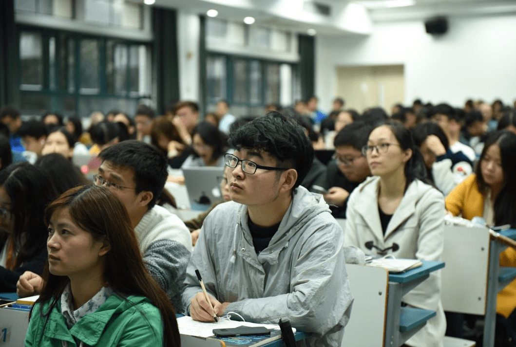 第四,学习一门课外知识,当然是还有时间和精力的大学生.