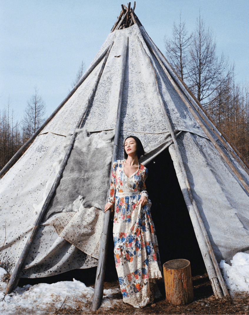 棕色 倪妮生图是真的惊艳，西装配裸色长裙身材高挑