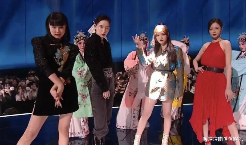 黑色 8位浪姐同台比美，金晨太瘦撑不起礼服，金莎扮可爱稍显违和