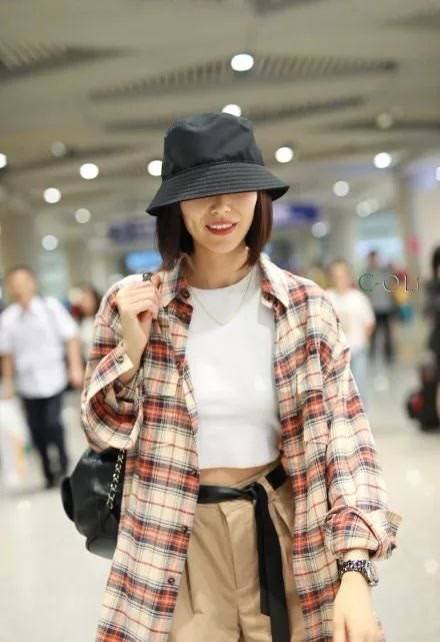 贝雷帽 拯救秋季大风天，你需要一款时髦帽子，曾之乔沈月都在用它凹造型