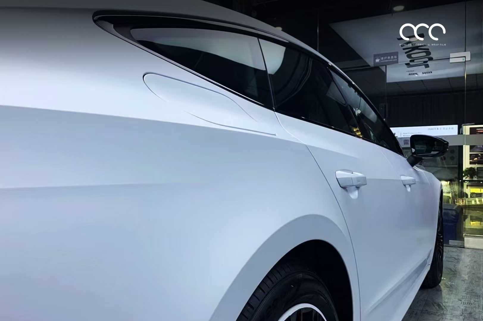 奥迪汽车漫彩改色膜重金属白