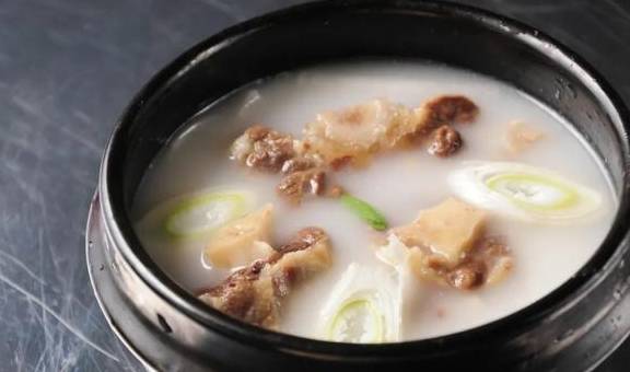 尿酸|肾怕这2种水,可惜多数人都不知道!牢记“3多1少”,肾悄悄变好