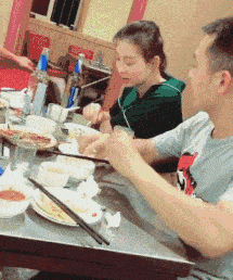 開心搞笑一刻：妹子，你養的這條寵物豬是給老闆騙了吧 搞笑整蠱 第3张
