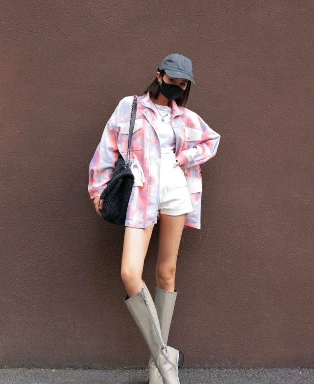 服装 谁说牛仔外套过时了？只要选对了服装款式，可以惊艳四座