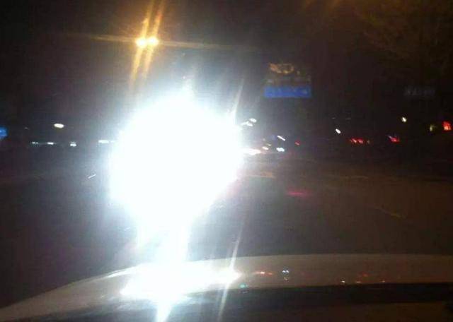 电灯一直不停的闪是什么原因 3fe0f622d4bf4c9480bd6706154b83b3.jpeg