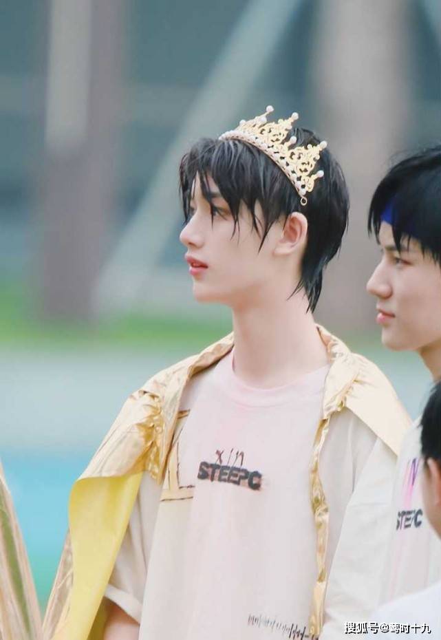 尔导|黑马王子丁程鑫骑马训练vlog,对马毛过敏也要继续坚持,和导演互动很有父子感