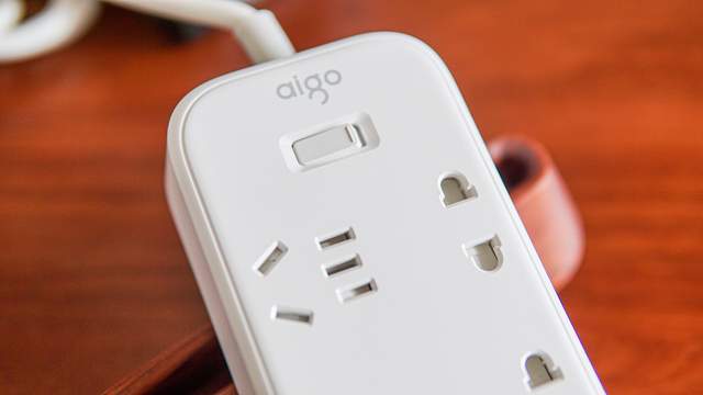 国民好物,65w六孔插线板完美解决"用电难"