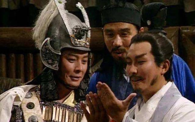 著名的“羽扇纶巾”到底指的是诸葛亮还是周瑜，有什么历史依据？