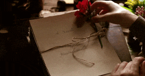 上臂 穿吊带出门,男朋友说我是骚货