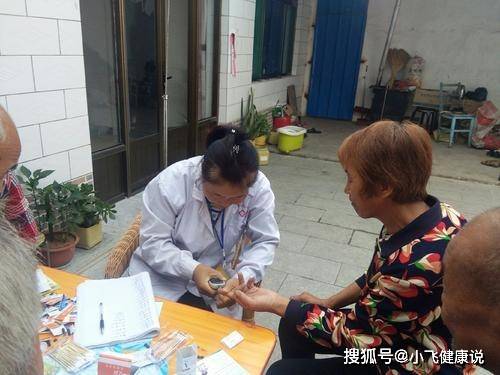 葡萄糖|得了糖尿病后,到底要多喝水还是少喝水?2个注意事项,你清楚吗